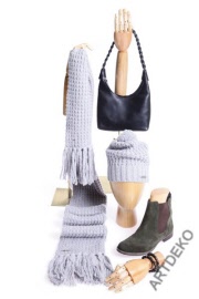 img_holzpraesenter_hell_messing